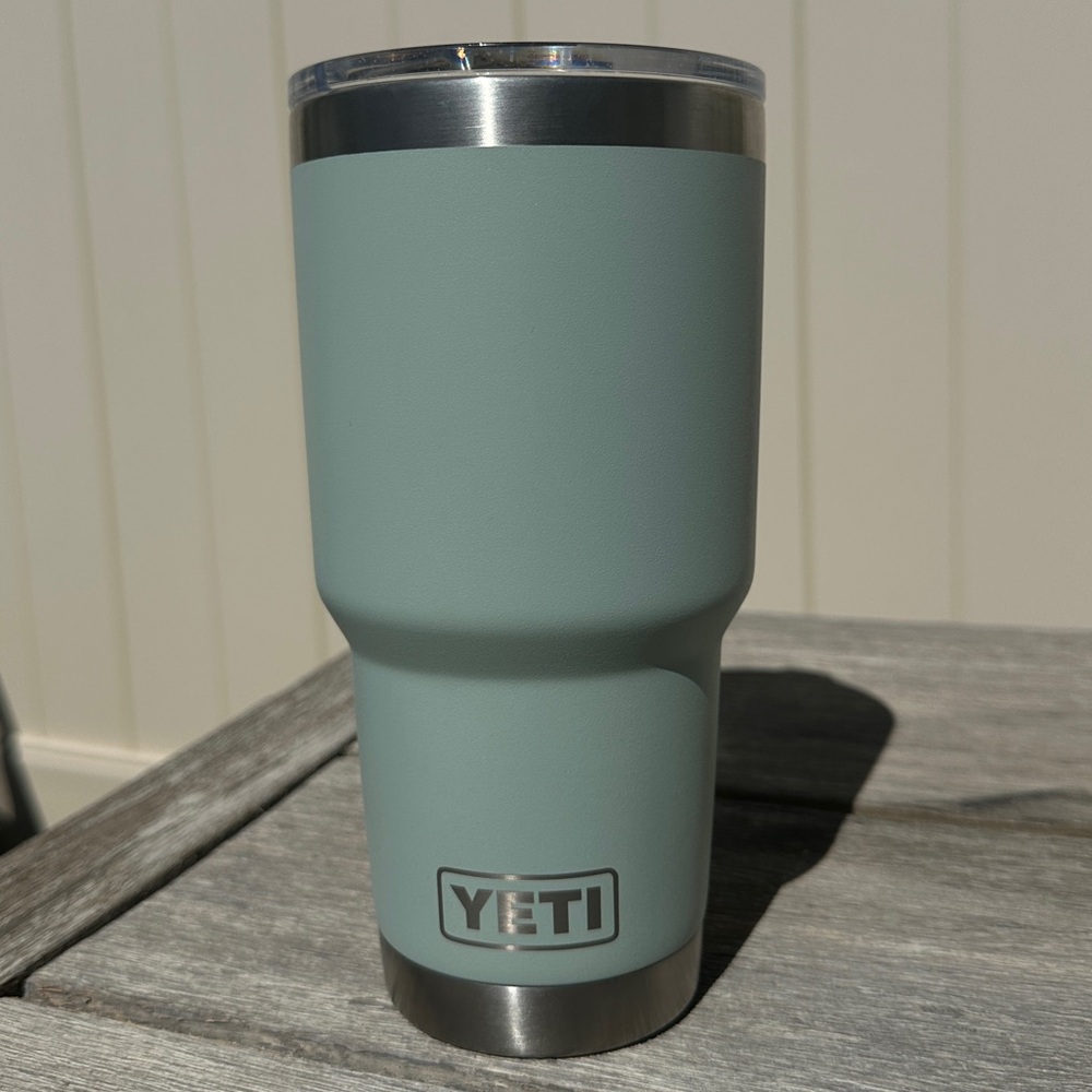 yeti “rambler” 30oz tumbler